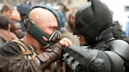 Maskenmänner: Batmans Gegenspieler ist diesmal der Söldner Bane (Tom Hardy).