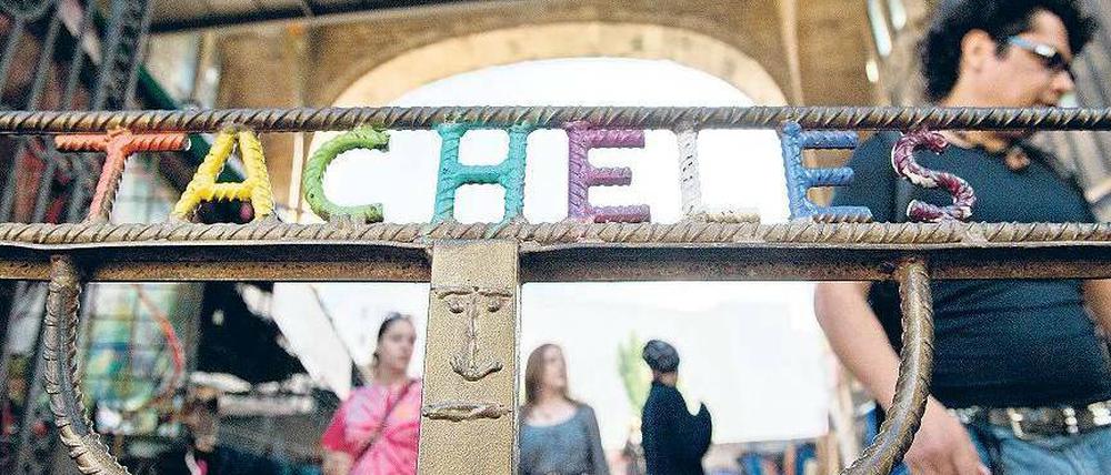 Zutritt verboten. Besucher dürfen das Kunsthaus Tacheles ab sofort nicht mehr betreten. Foto: dapd/Gottschalk