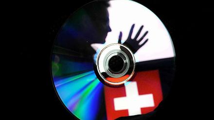 Für 3,5 Millionen Euro NRW eine Steuer-CD aus der Schweiz gekauft.