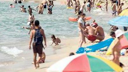 Voll günstig. Der Strand von Varna am Schwarzen Meer. Unter den 27 EU-Ländern sind die Lebenshaltungskosten in Bulgarien am günstigsten. Foto: p-a/dpa