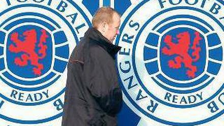 Es geht vorbei. Die Fans der Glasgow Rangers können nicht fassen, dass der Klub nach 140 Jahren insolvent ist.