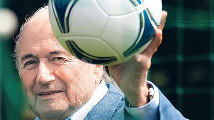Herr des Balls. Was wusste Joseph Blatter von den Schmiergeldzahlungen? Foto: Reuters