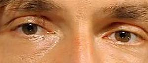 Böser Blick? Wohl eher gelangweilt blickt Italiens Strippenzieher Andrea Pirlo bei einer Pressekonferenz drein.