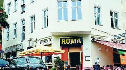 Ausflug nach Italien. Das „Roma“ in Schöneberg wurde Mitte der Sechziger eröffnet - und wirbt damit älteste Pizzeria Berlins zu sein.