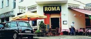 Ausflug nach Italien. Das „Roma“ in Schöneberg wurde Mitte der Sechziger eröffnet - und wirbt damit älteste Pizzeria Berlins zu sein.