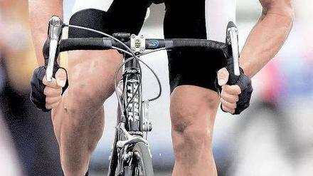 Wohin geht die Reise? Lance Armstrong gewann sieben Mal die Tour de France. Jetzt droht ihm die Aberkennung aller Erfolge. Foto: dpa
