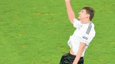 Ein Bild, zwei Trends. Mario Gomez überzeugte bei der EM nicht nur