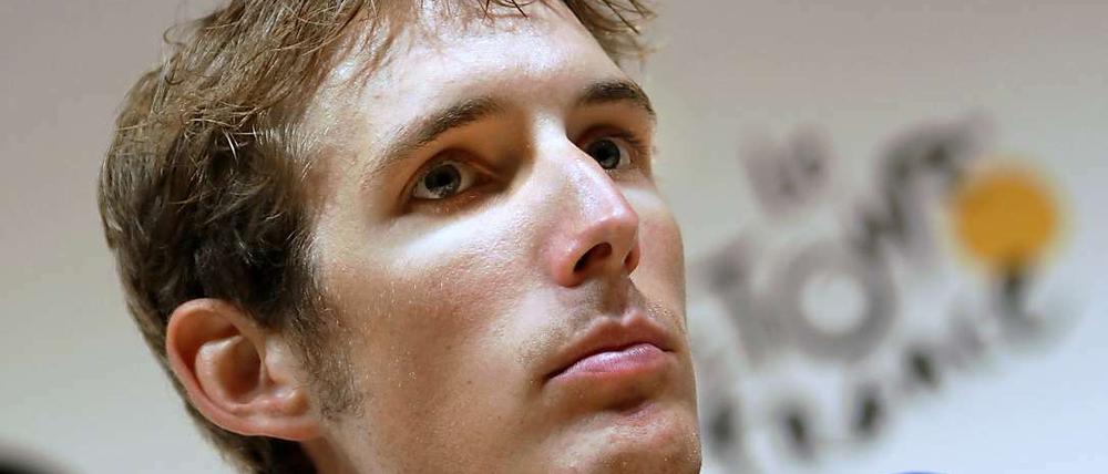 Ein Steißbeinbruch verhindert den Tourstart von Andy Schleck. Der Luxemburger hatte das Rennen 2010 gewonnen, oder besser: Er wurde nachträglich zum Sieger erklärt.