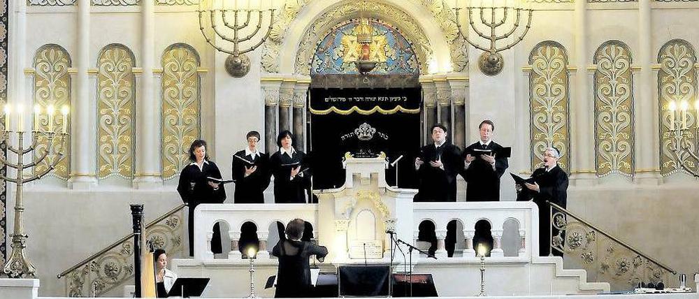 Eine neue Generation. Feierliche Ordination von Absolventen des Abraham-Geiger-Kollegs in der Synagoge Rykestraße in Berlin.