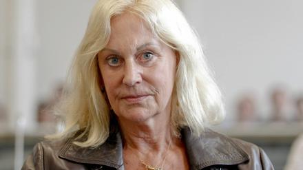 Doris Heinze vor dem Hamburger Landgericht.