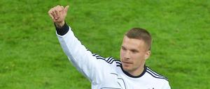 Lukas Podolski, 27, hat 100 Länderspiele für Deutschland absolviert und 44 Tore erzielt. Bei der EM spielte er in den Gruppenspielen, im Viertelfinale saß er auf der Bank.