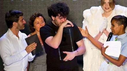 Zu Tränen gerührt: Leandro Cano, der diesjährige Gewinner des "Designer for Tomorrow" Wettbewerbes.