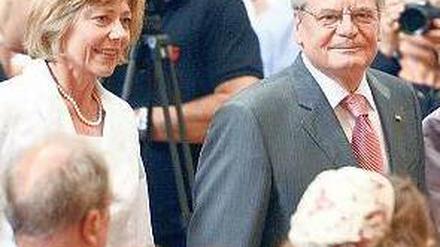 Im Dom. Bundespräsident Joachim Gauck und Daniela Schadt. Foto: dpa