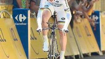 Mensch, das Material! Tony Martin führte beim Prolog – bis zum Radwechsel. Foto: dpa
