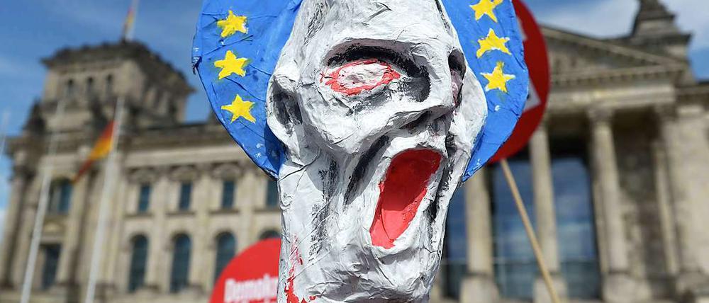 Demonstration unter dem Motto "Demokratie und Solidarität statt Fiskalpakt!" - Attac, Verdi und die NaturFreunde Deutschlands hatten dazu aufgerufen.