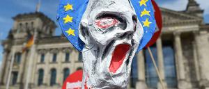 Demonstration unter dem Motto "Demokratie und Solidarität statt Fiskalpakt!" - Attac, Verdi und die NaturFreunde Deutschlands hatten dazu aufgerufen.