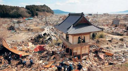 Der Wiederaufbau nach der Tsunami-Katastrophe schreitet vielerorts, wie hier in Rikuzentakata, nur langsam voran.