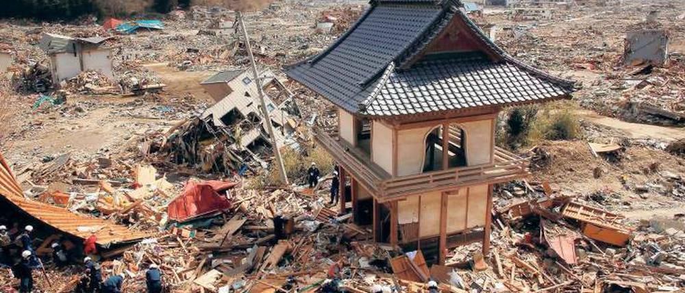 Der Wiederaufbau nach der Tsunami-Katastrophe schreitet vielerorts, wie hier in Rikuzentakata, nur langsam voran.