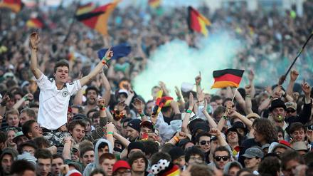 Fans und Festival. In Scheeßel wurde schon mal vom ganz großen deutschen EM-Triumph gesungen. 