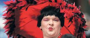 Wollen wir nie wieder sehen: Aufgemotzter Transvestit als CSD-Symbolbild. Foto: dpa