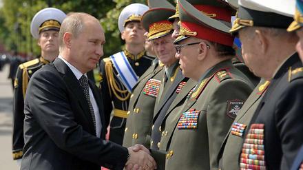 Russlands neuer Präsident ist der alte - und er macht mit seiner Politik weiter wie zuvor.