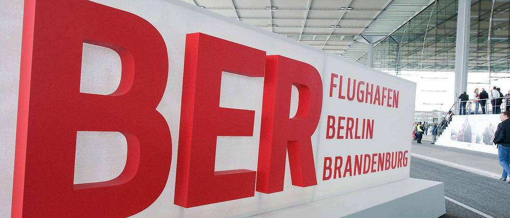Seit die Verschiebung der BER-Eröffnung Anfang Mai verkündet wurde, kommt immer mehr ans Tageslicht, was bisher alles falsch gelaufen ist.
