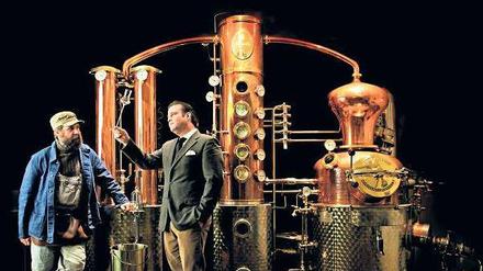 Die Macher: Christoph Keller, vormals Kunstbuchverleger (links); Alexander Stein, Ex-Manager, vor Brennkesseln.