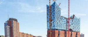 Wieder flott. Seit Herbst herrschte Stillstand auf der Dauerbaustelle des Baus von Herzog &amp; de Meuron, jetzt kann’s weitergehen. Foto: dpa