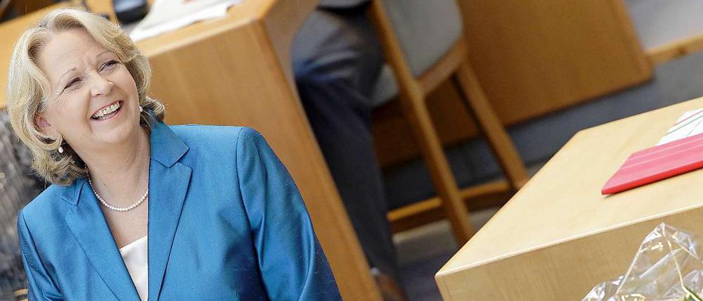Blumen zur Wiederwahl - Hannelore Kraft (SPD) freut sich.