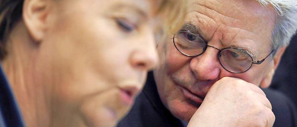 Bundeskanzlerin Angela Merkel (CDU) und der Bundespräsident Joachim Gauck. 