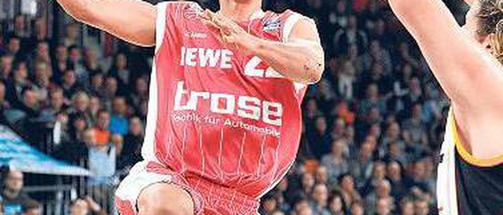 Unaufhaltsam. Brian Roberts und seine Bamberger scheinen nicht zu stoppen. Foto: dpa