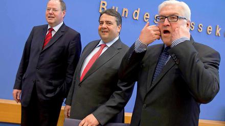 Die drei von der Troika: Peer Steinbrück, Sigmar Gabriel, Frank-Walter Steinmeier vor der Bundespressekonferenz.