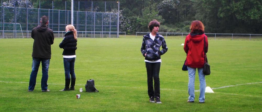 Die Spannung steigt, denn gleich beginnt das Spiel der lieben Kleinen.