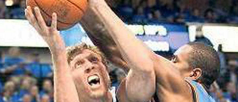 Brauchen ein Wunder. Dirk Nowitzki (links) und Dallas liegen 0:3 zurück. 