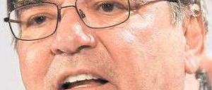 Rudolf Hickel ist Professor für Politische Ökonomie mit dem Schwerpunkt Öffentliche Finanzen in Bremen.