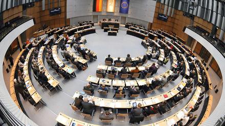 Die Abgeordneten wollen in Plenarsitzungen künftig einen besseren Umgangston anschlagen. 