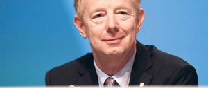 Rede und Antwort. Konzern-Chef Dekkers stellte sich den Aktionären. Foto: dpa
