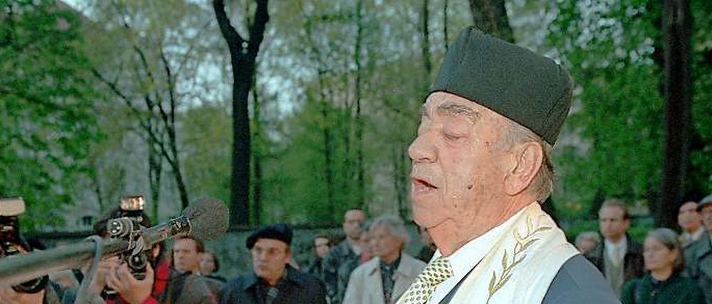 Oberkantor Estrongo Nachama war bekannt für seine mitreißenden Gebetsgesänge.