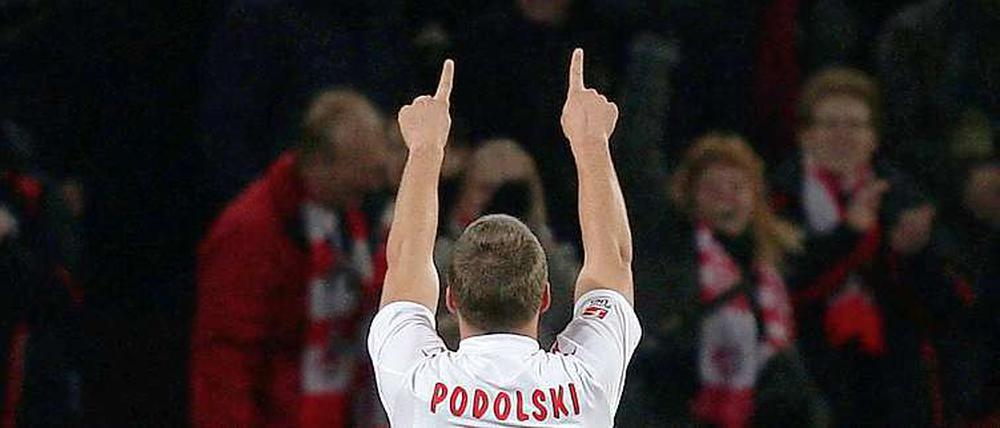 Der Prinz geht. Die Kölner Hoffnung ruht auf Lukas Podolski, der vor seinem nach England noch den FC vor dem Abstieg retten soll.
