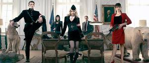 Das Netz als Chance. Im Internet lauern nicht nur Raubkopier-Gefahren für den Film. Es eröffnet auch neue Finanzierungswege, etwa per Crowdfunding. Regisseur Timo Vuorensola hat für „Iron Sky“ über 250.000 Euro bei den Fans gesammelt.