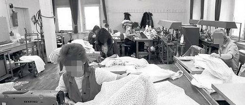 Nähen im Akkord: Frauen im Gefängnis Hoheneck. 
