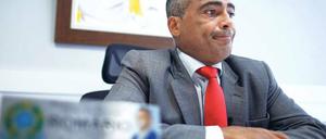 Skeptisch. Ex-Fußballer und Politiker Romario schießt regelmäßig gegen Brasiliens WM-Pläne – und ist dabei extrem beliebt. Foto: Reuters