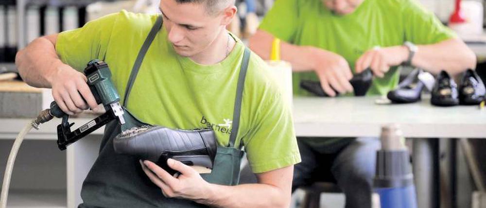 Neu im Betrieb. Die Haltung „das kann ich eh schon alles“ kommt nicht gut an.Foto: dapd