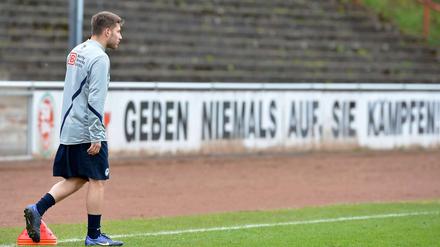 Am Rand. Tunay Torun gehört im Moment nicht zu Herthas Profiteam. Er soll eine Woche über sein Verhalten nachdenken. 