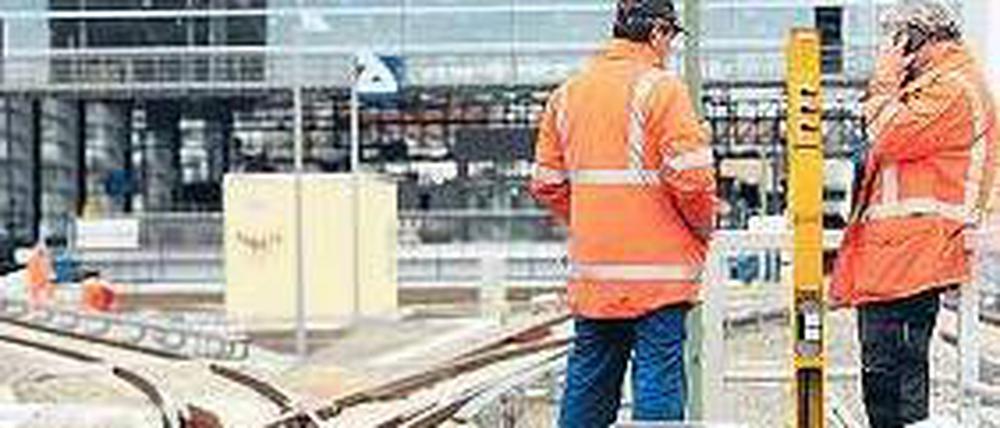 Weichen gestellt. Die Ringbahnhalle am Ostkreuz geht Montag in Betrieb. Foto: dapd