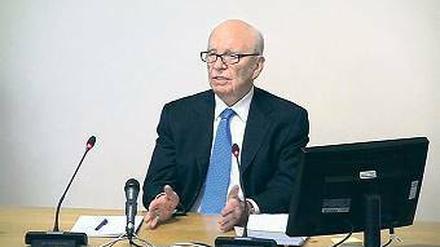 Rupert Murdoch im Verhör.
