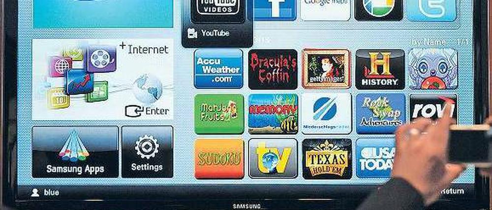 App-solut begrenzt. Smart-TVs erlauben den Zugriff aufs Netz, aber nur über das begrenzte Angebot an Apps. Netz-Videotheken und Mediatheken bleiben außen vor.Foto: dapd
