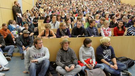 In den Uni-Hörsälen tummeln sich verschiedenste Typen von Studenten.