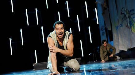 Quoten sind absurd. Michael Klammer in „Der kleine Bruder“ von Sven Regener am Maxim Gorki Theater. 