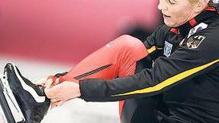 Schuhe zu und durch. Pechstein möchte bis nach Olympia 2014 weiterlaufen. Foto: dapd